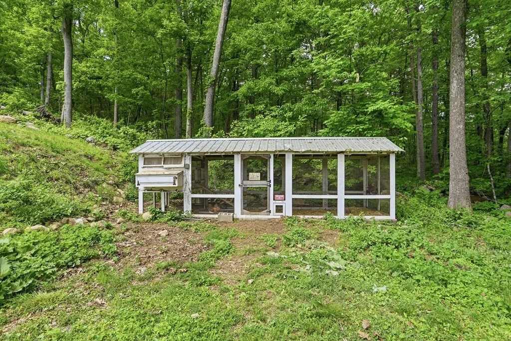 Photo of 39 Ethan Allen Dr.