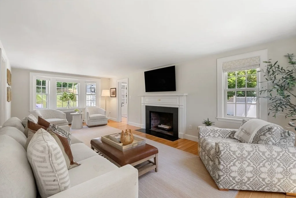 Photo of 37 Salisbury Dr