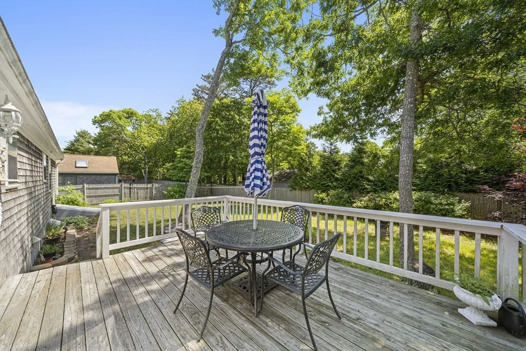 Photo of 16 Lexington Dr