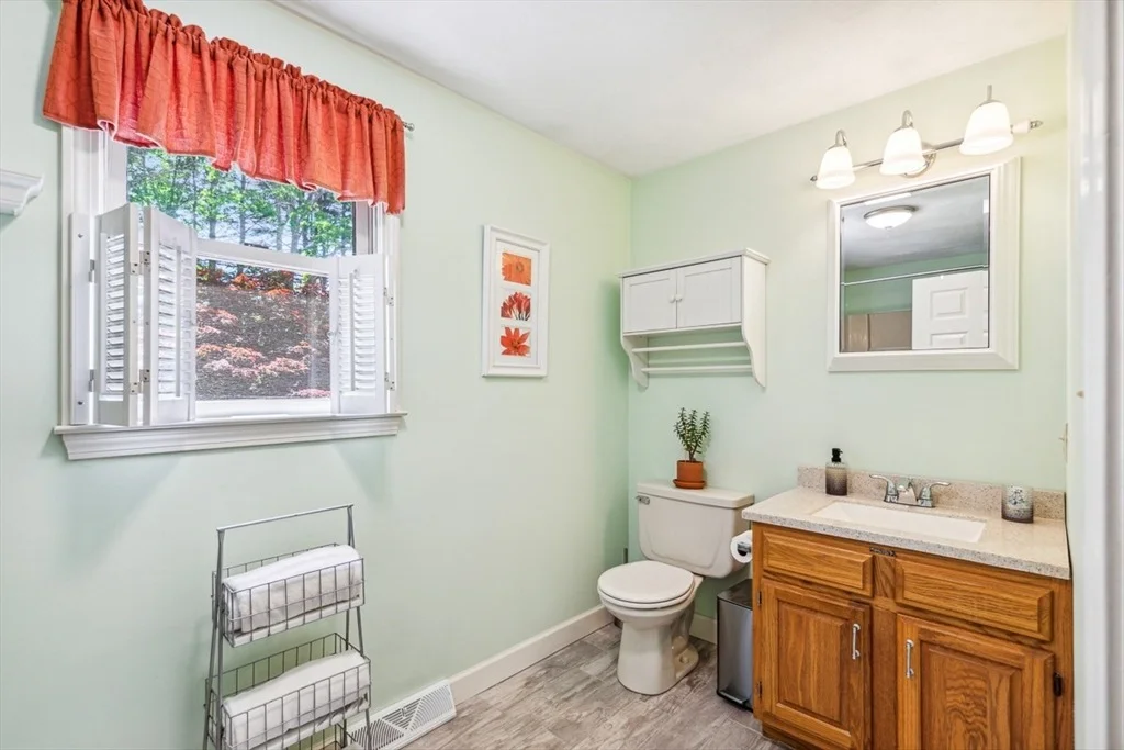 Photo of 2 Strawstone Ln