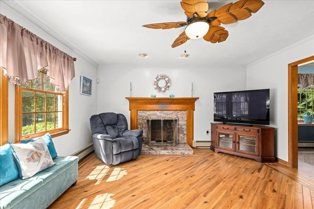 Photo of 27 Crestview Dr