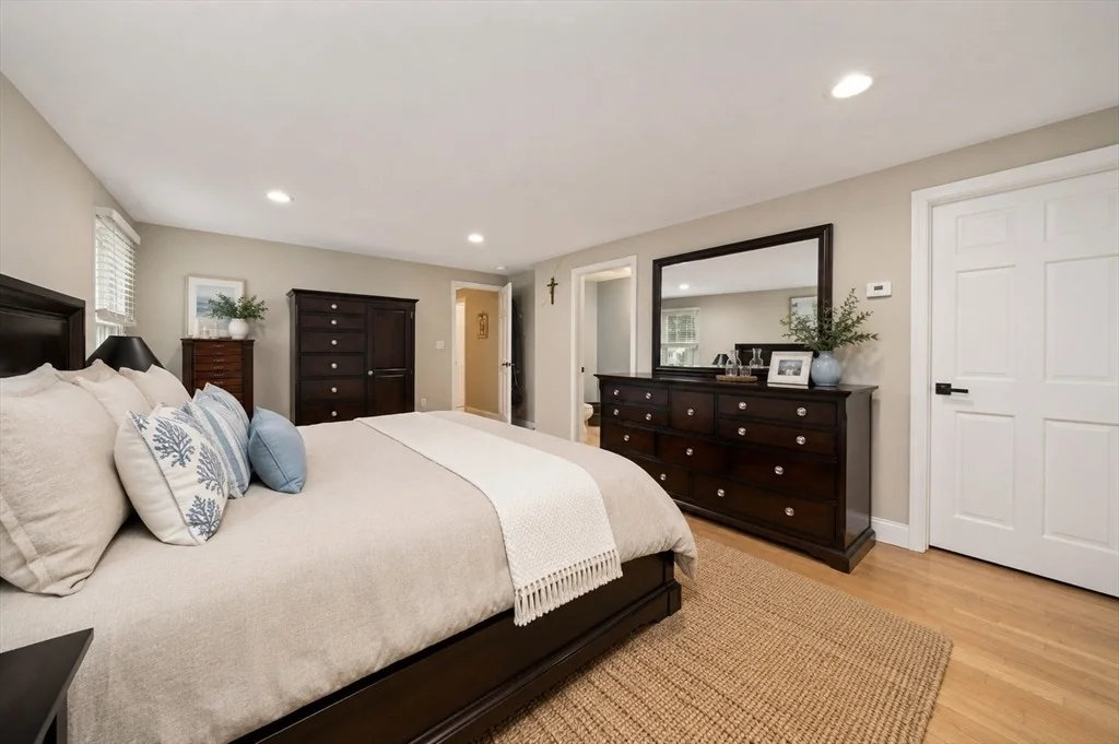 Photo of 30 Roseen Rd