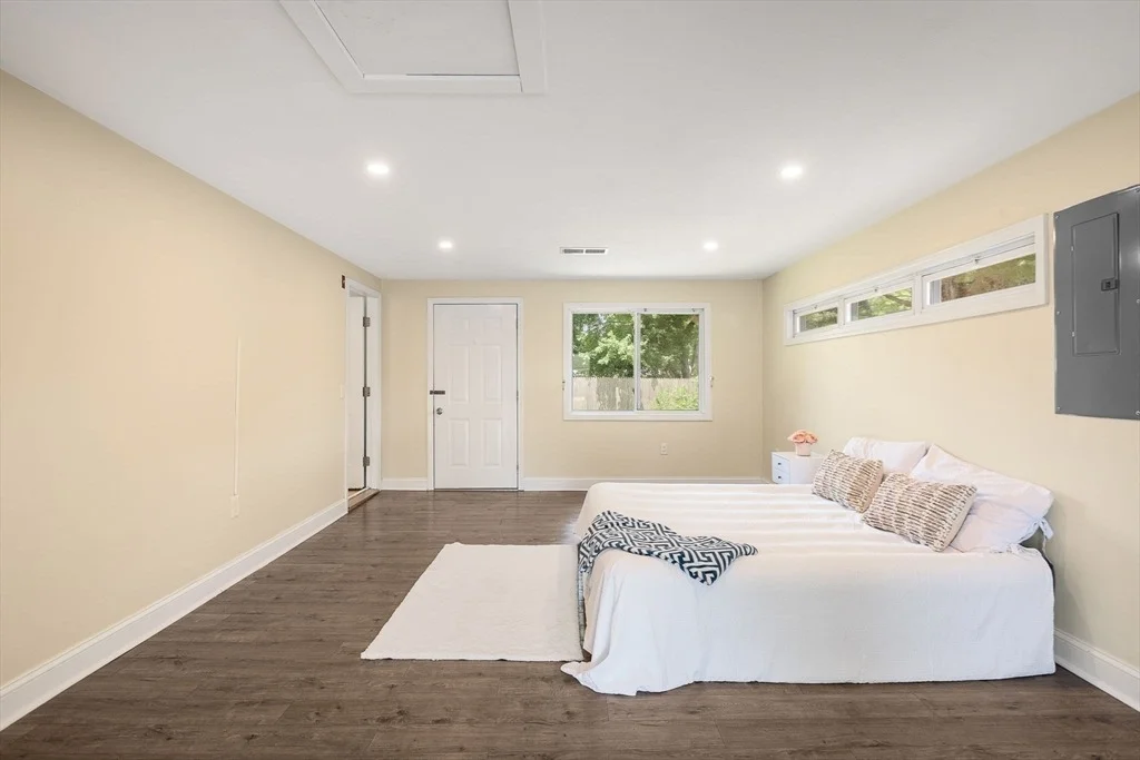 Photo of 20 Terry Ln E