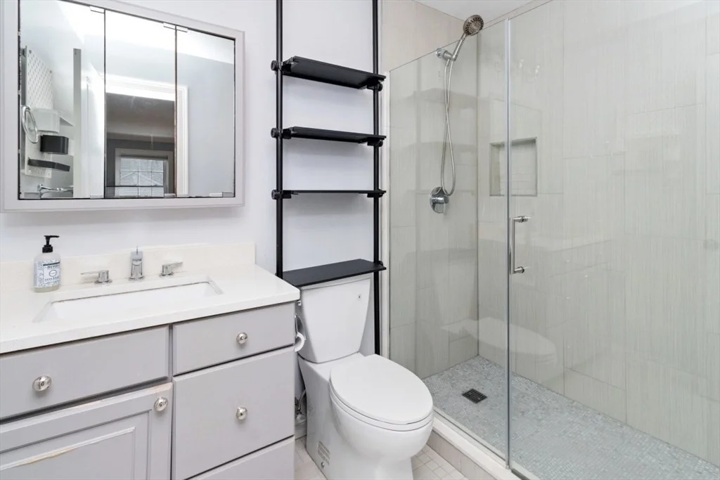 Photo of Unit 2 at 19 Everett Street