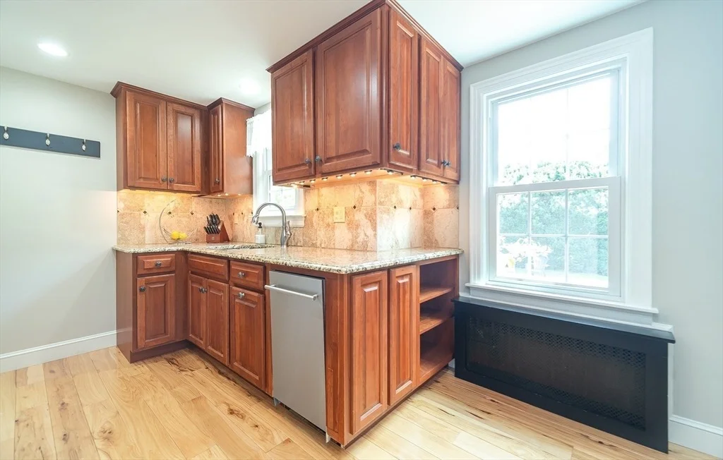 Photo of 55 Gillette Cir