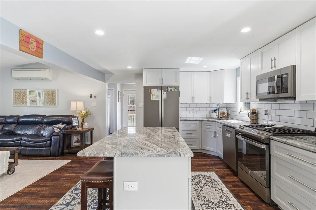 Photo of 72 Kevin Dr
