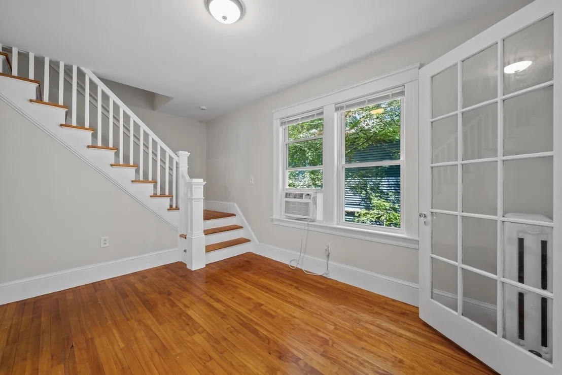 Photo of 33 Clearview Ave