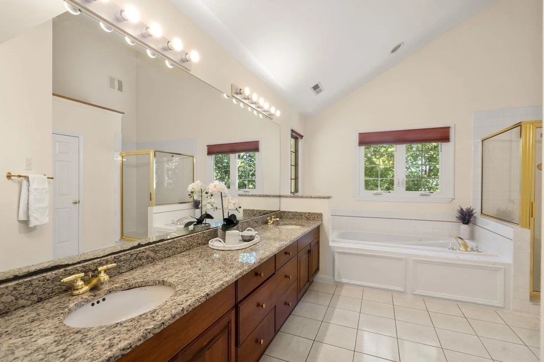 Photo of 160 Stearns Rd