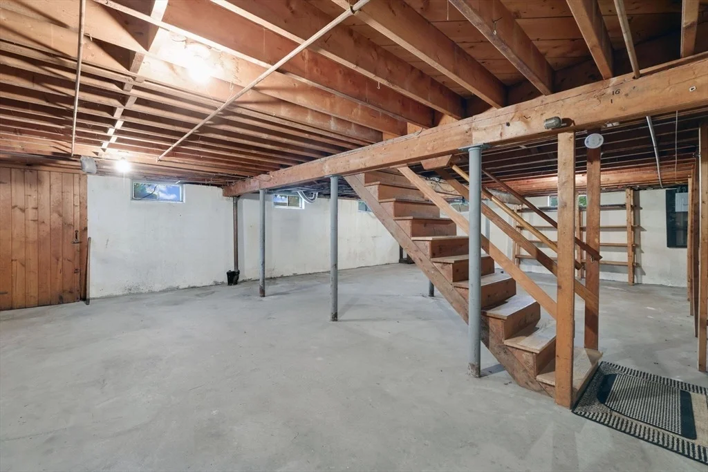 Photo of 96 Roberta Cir