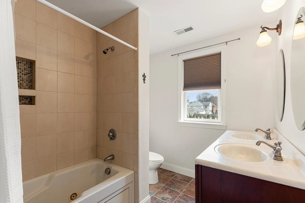 Photo of 56 Grapevine Ave