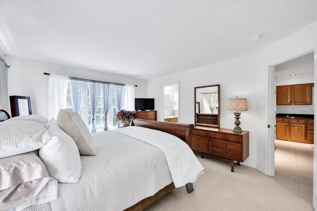 Photo of 49 Thousand Oaks Dr