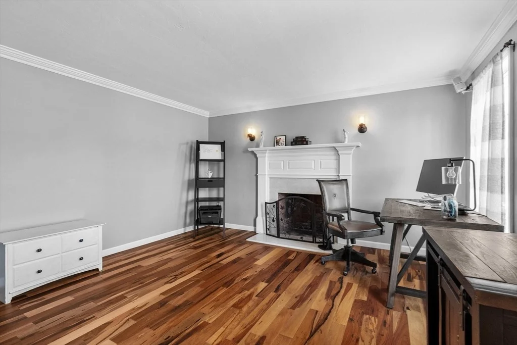 Photo of 275 Whippoorwill St