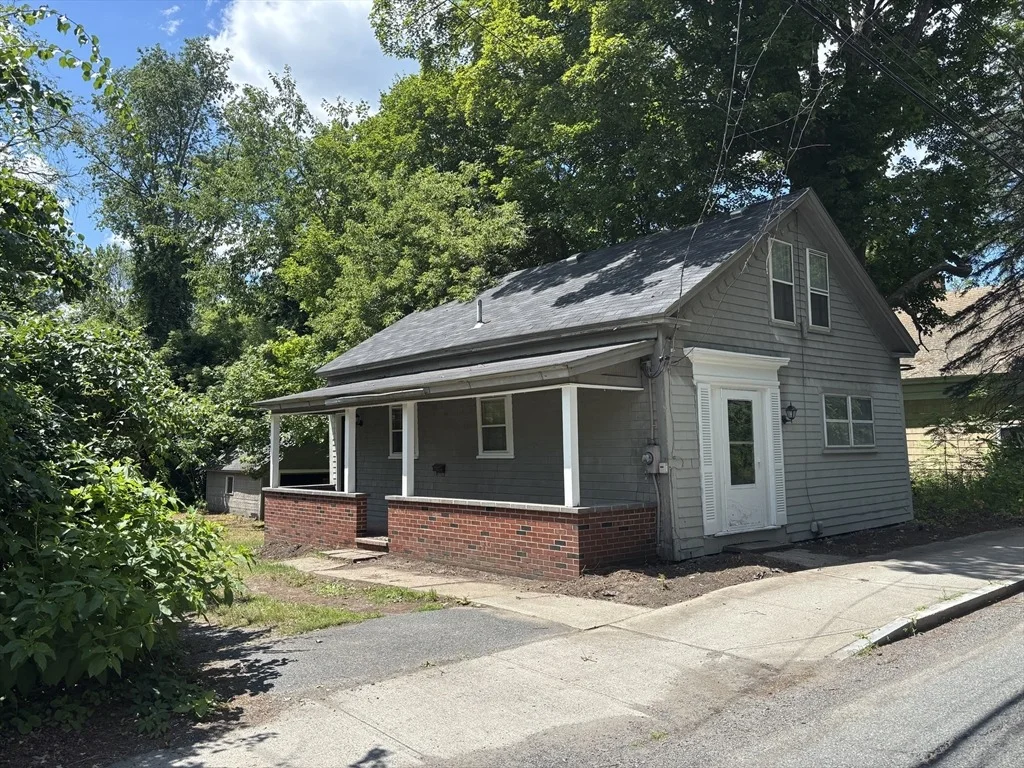 Photo of 97 W Main St