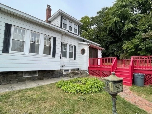Photo of 259 Massasoit Rd
