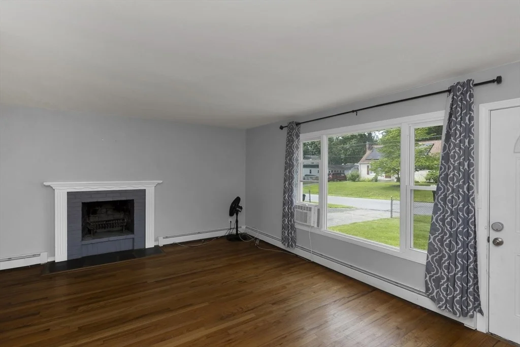 Photo of 155 Old Farm Rd