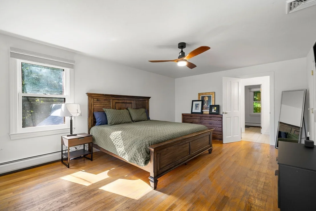 Photo of 6 Lexington Cir