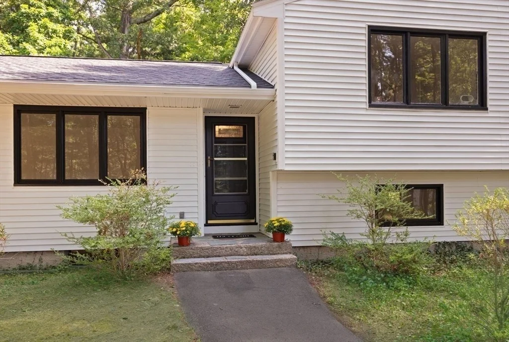 Photo of 20 Algonquin Rd