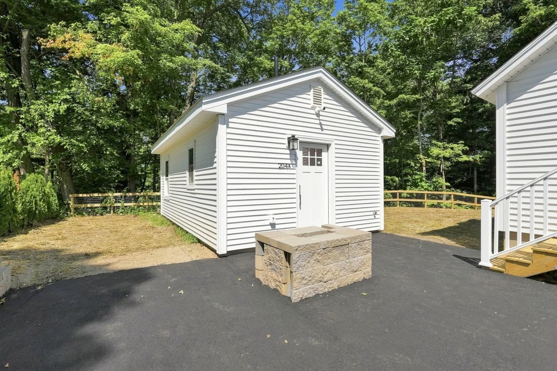 Photo of 204 River Dr