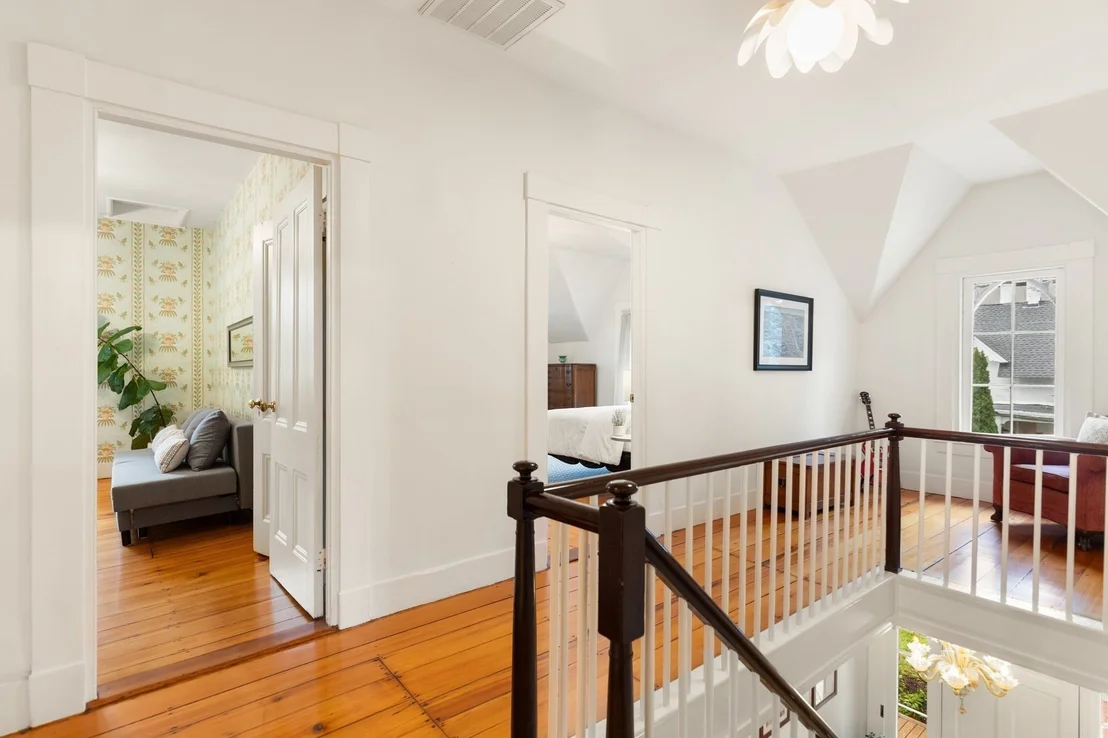 Photo of 82 Old River Place