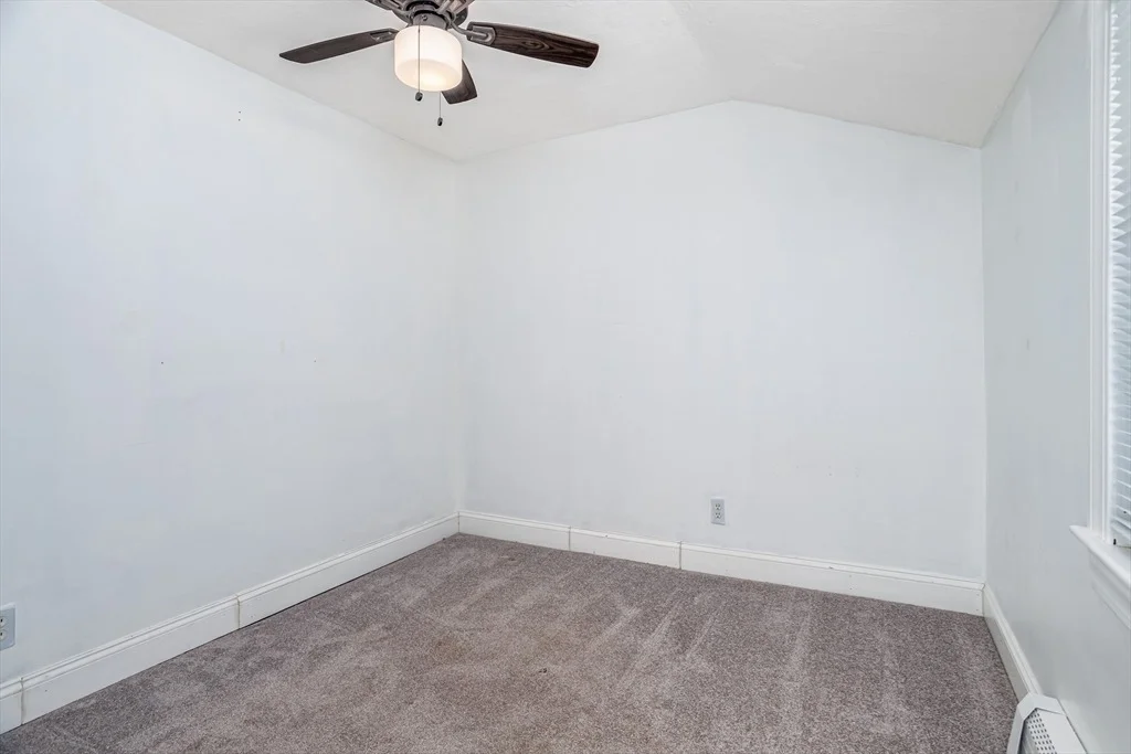 Photo of 23 Tiverton Parkway