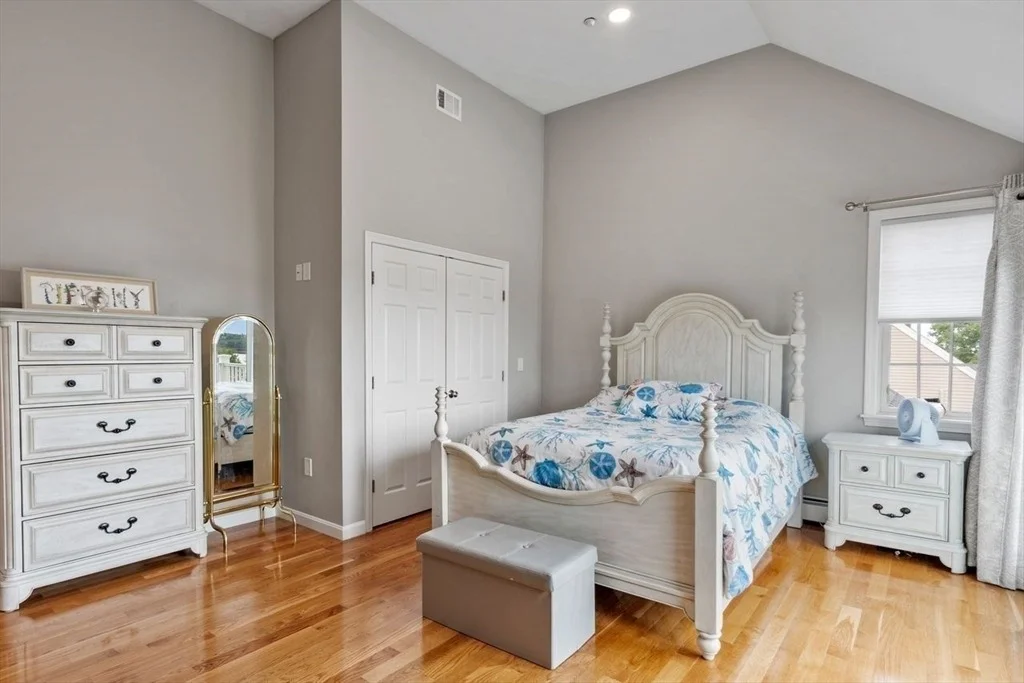 Photo of 14 Lakeview Ave