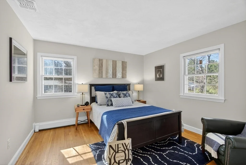 Photo of 18 Bromfield Rd