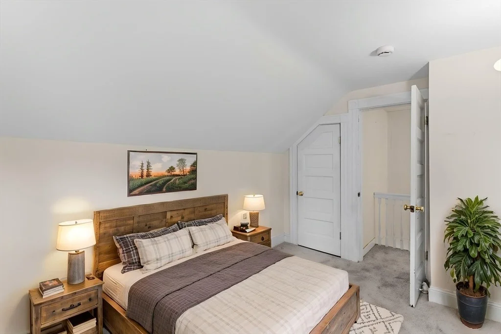 Photo of 10 Pine St
