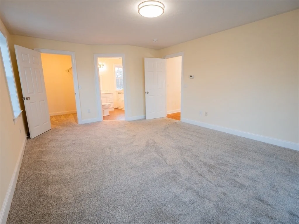 Photo of 33 Lakeside Dr