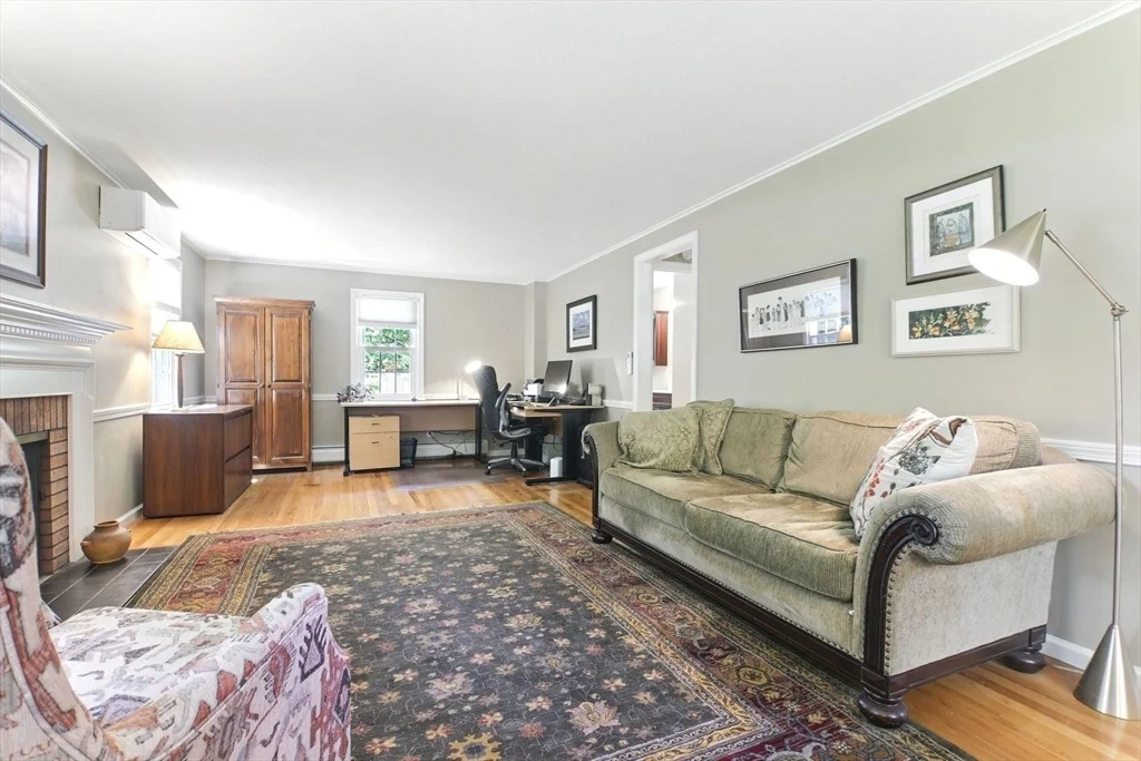 Photo of 230 Meadowlark Dr