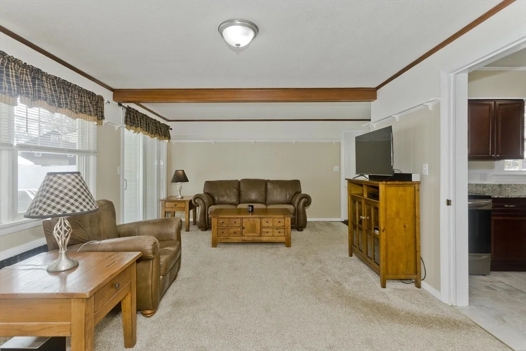 Photo of 85 Edgewater Rd