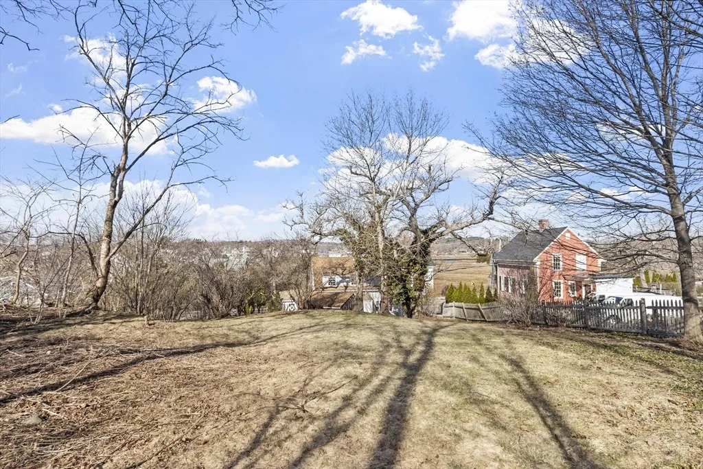 Photo of 39 Eastern Ave