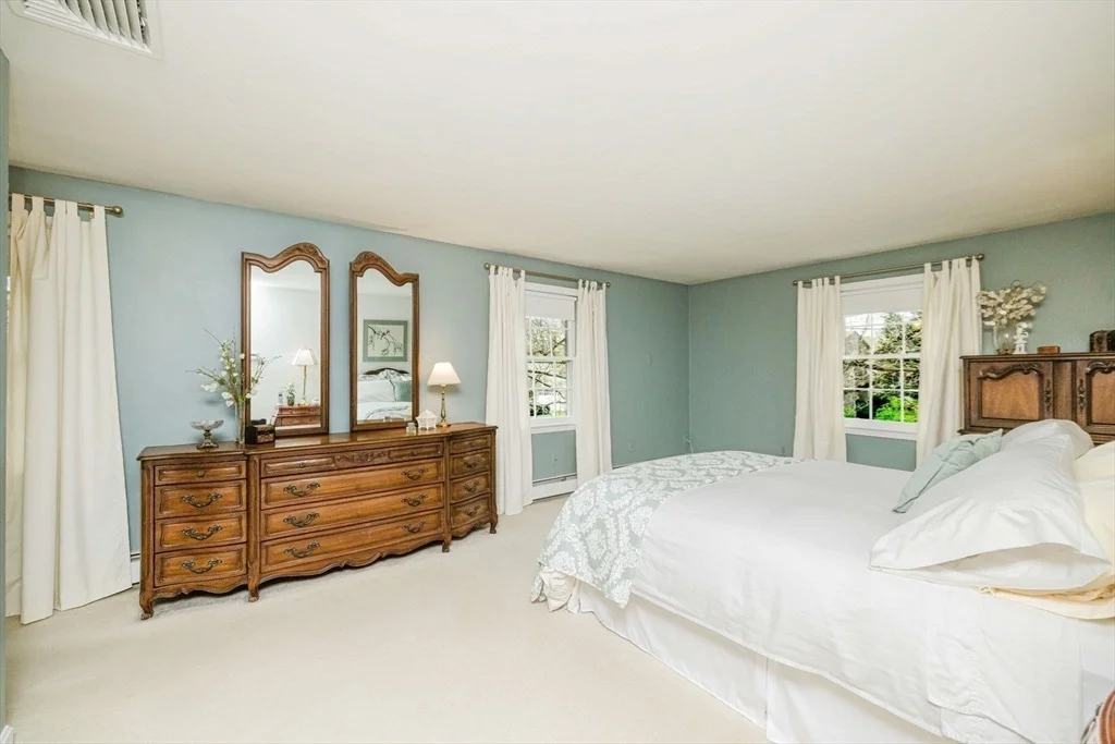 Photo of 146 Colonial Dr