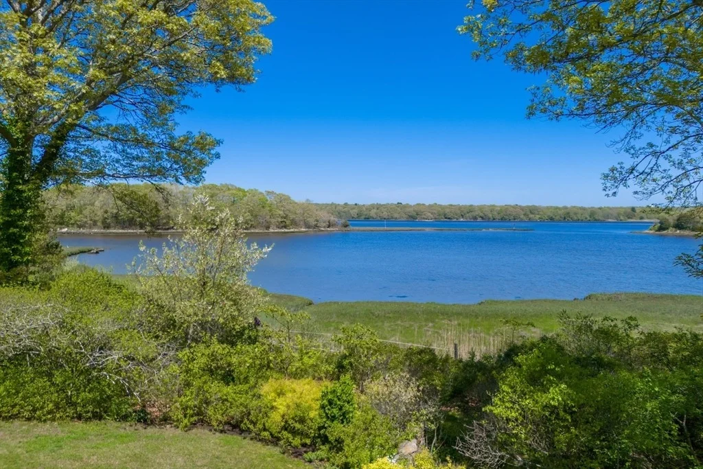 Photo of 246 River Road