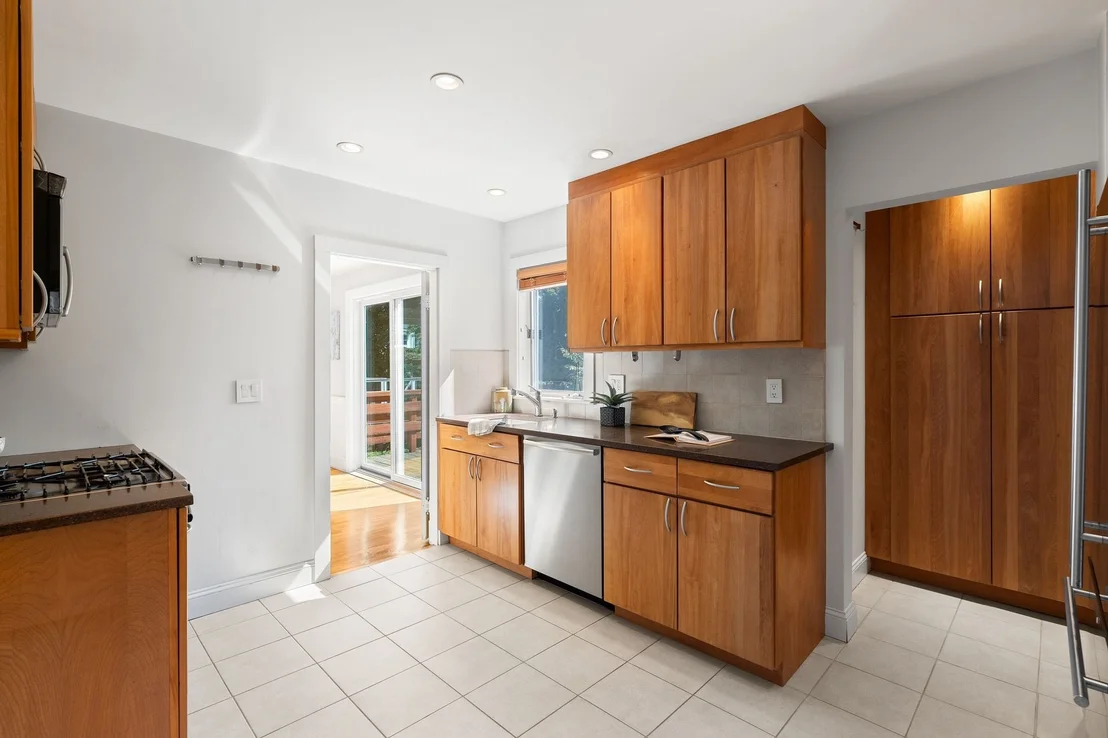 Photo of 152 Mount Vernon St