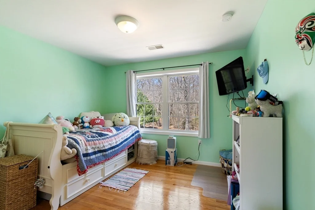 Photo of 368 Cottrell Rd