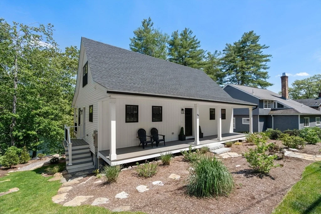Photo of 44 Pine Point Rd