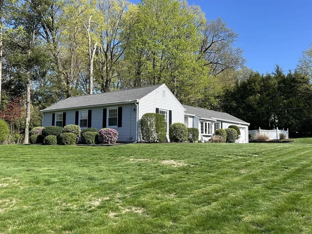 Photo of 4 Oakridge Drive