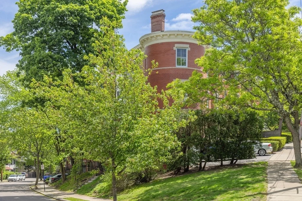 Photo of Unit 1 at 8 Colbourne Crescent