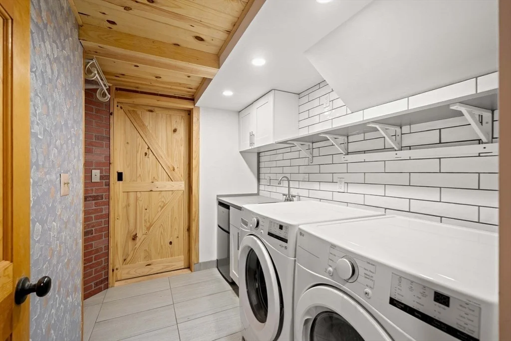 Photo of 3 Whitman Pl