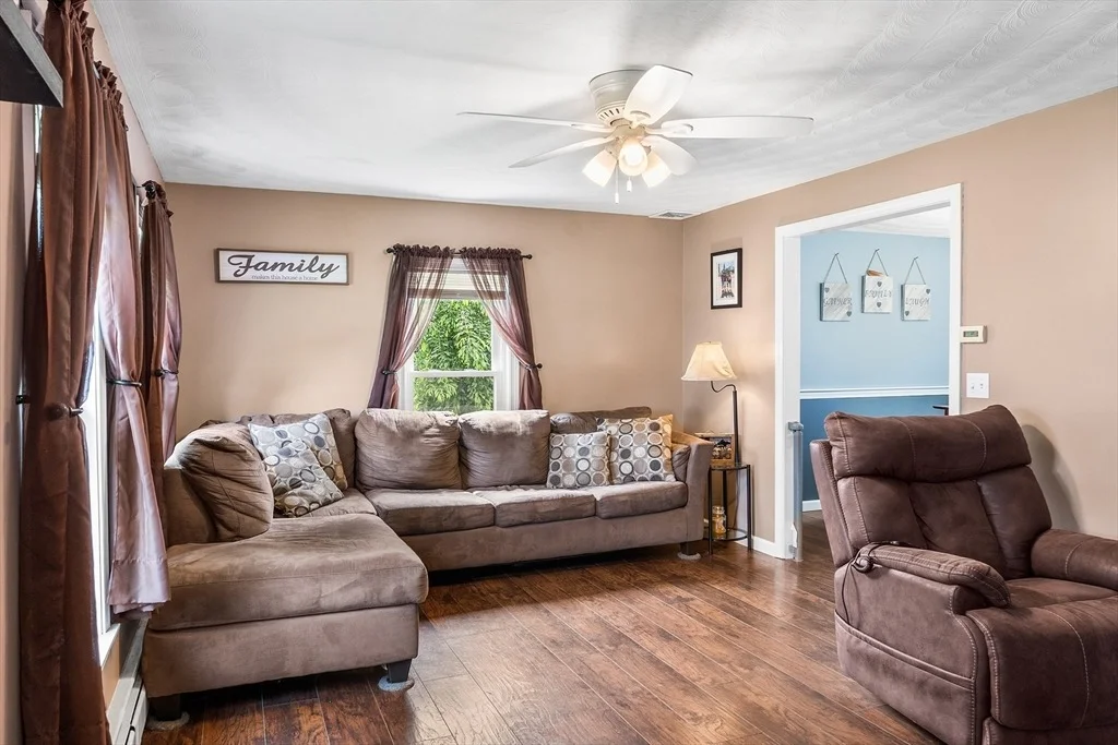 Photo of 24 Lantern Ln