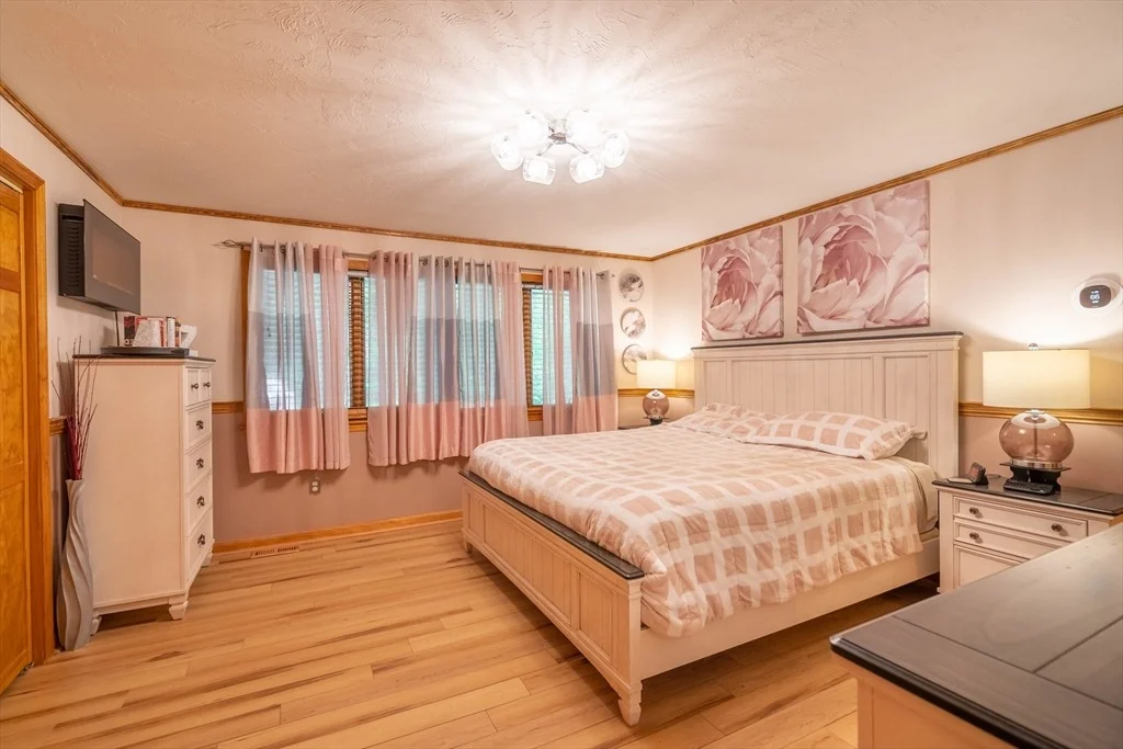 Photo of 25 Grandview Dr