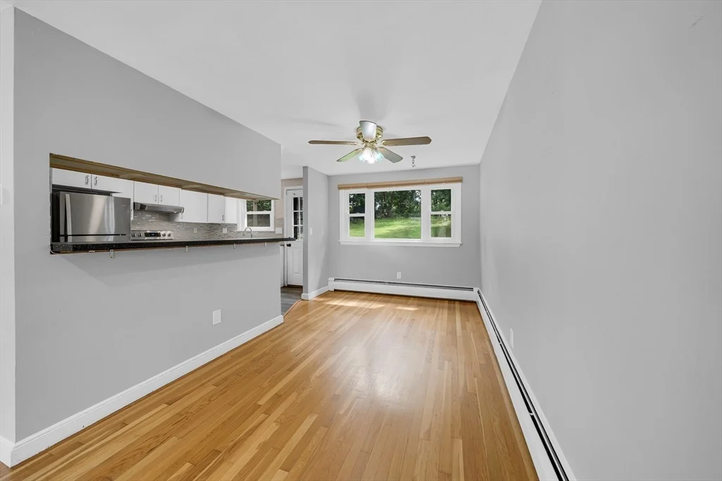 Photo of 566 Main St