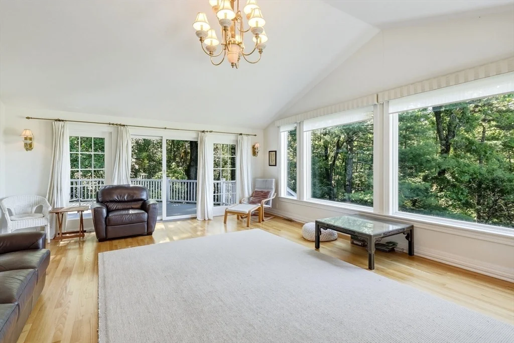 Photo of 10 Cortland Dr