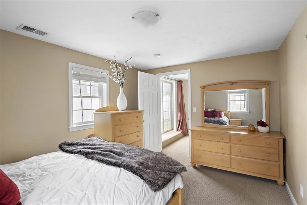 Photo of 40 Brewster Dr