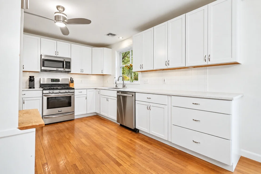 Photo of 49 Meadowview Rd