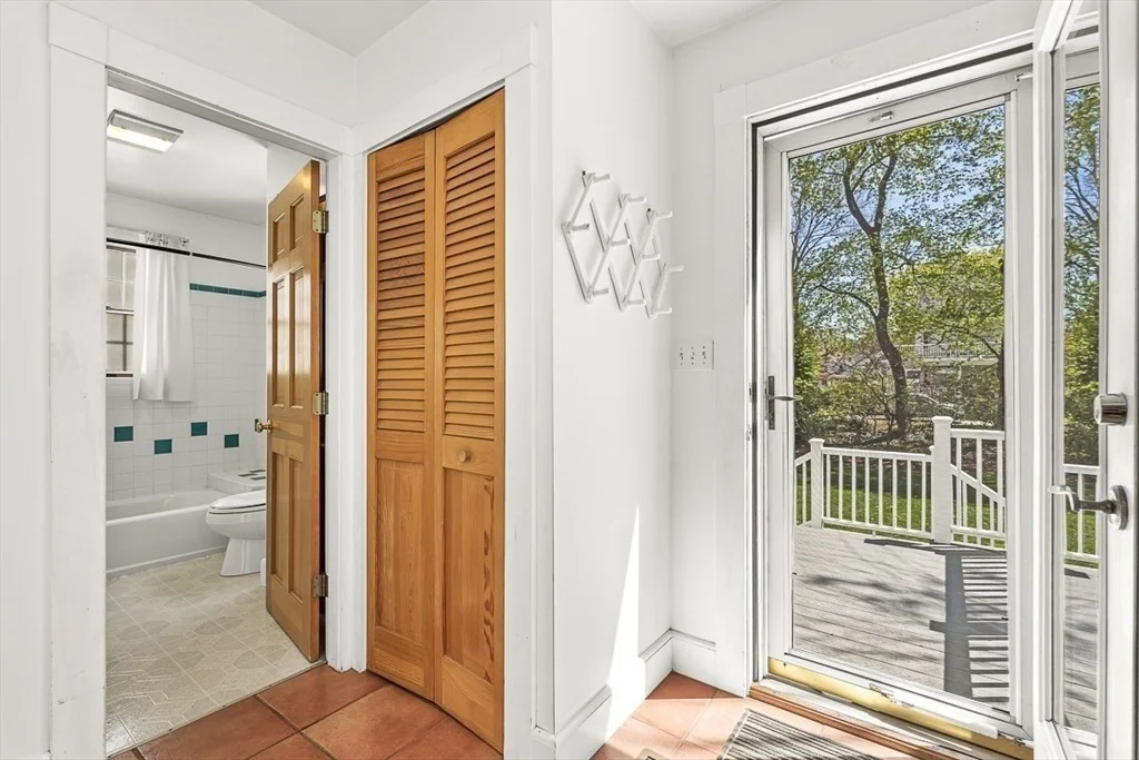 Photo of 21 Howe St