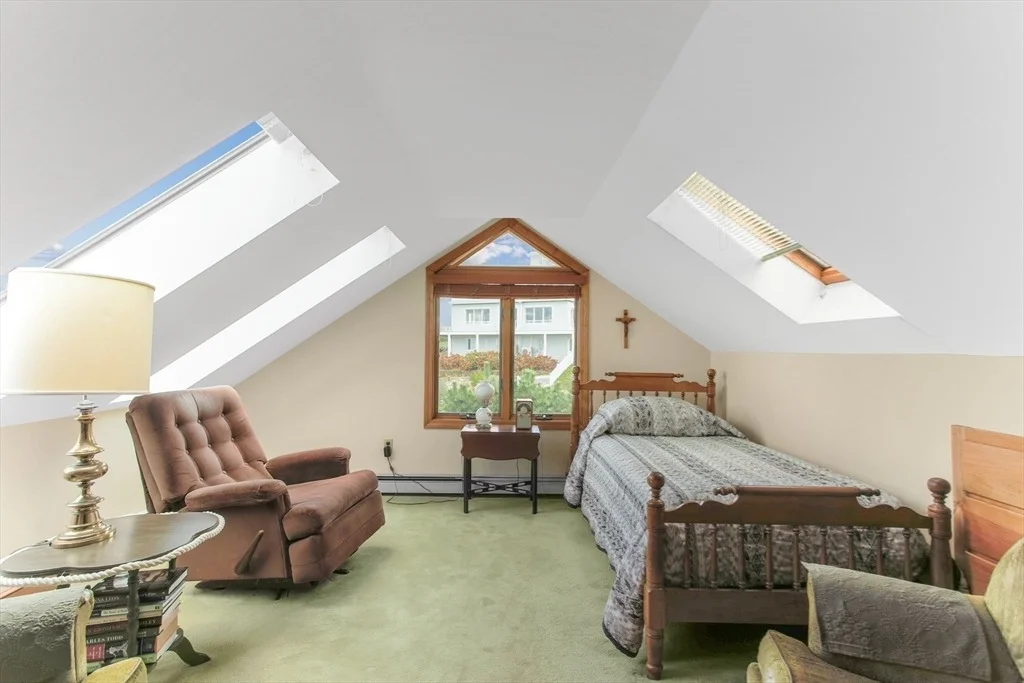 Photo of 48 Holbrook Ave