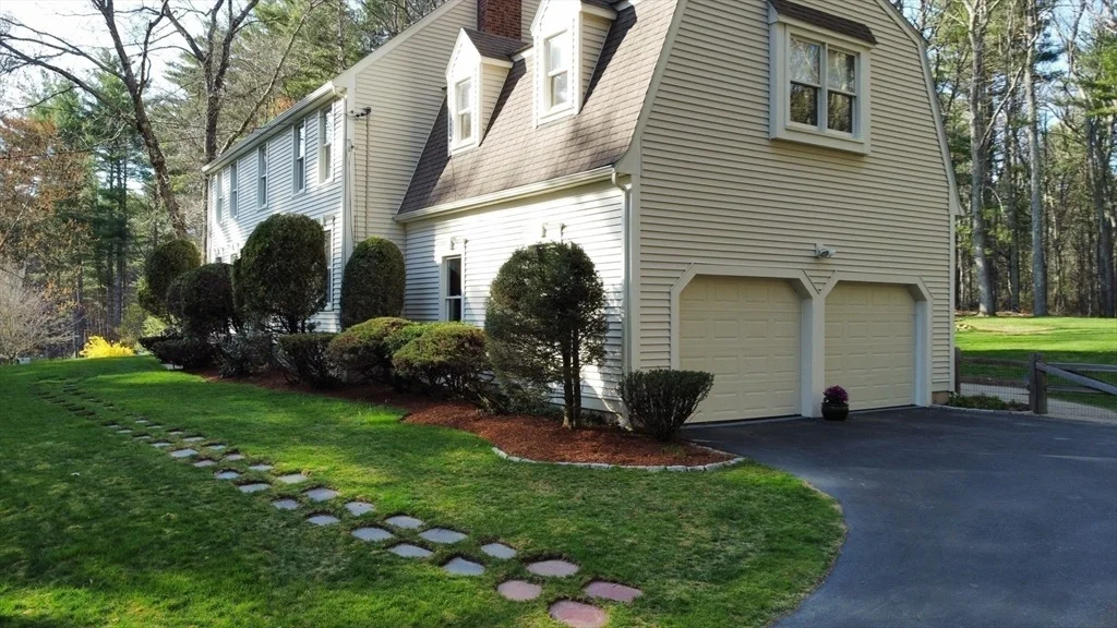 Photo of 4 Oak Dr