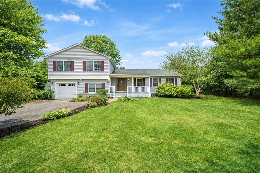 Photo of 212 Scadding St