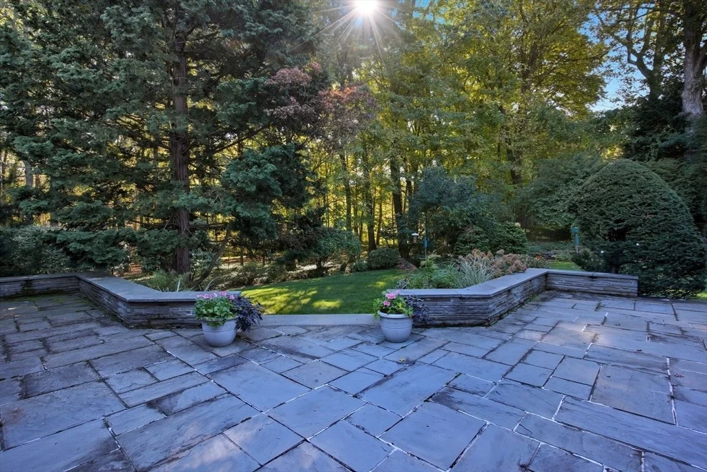 Photo of 182 Crestview Cir